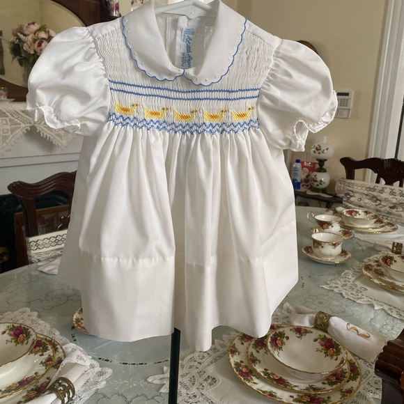 A Little Angel Vintage Infant Girls Smocked Dress size 24 months - Picture 11 of 16